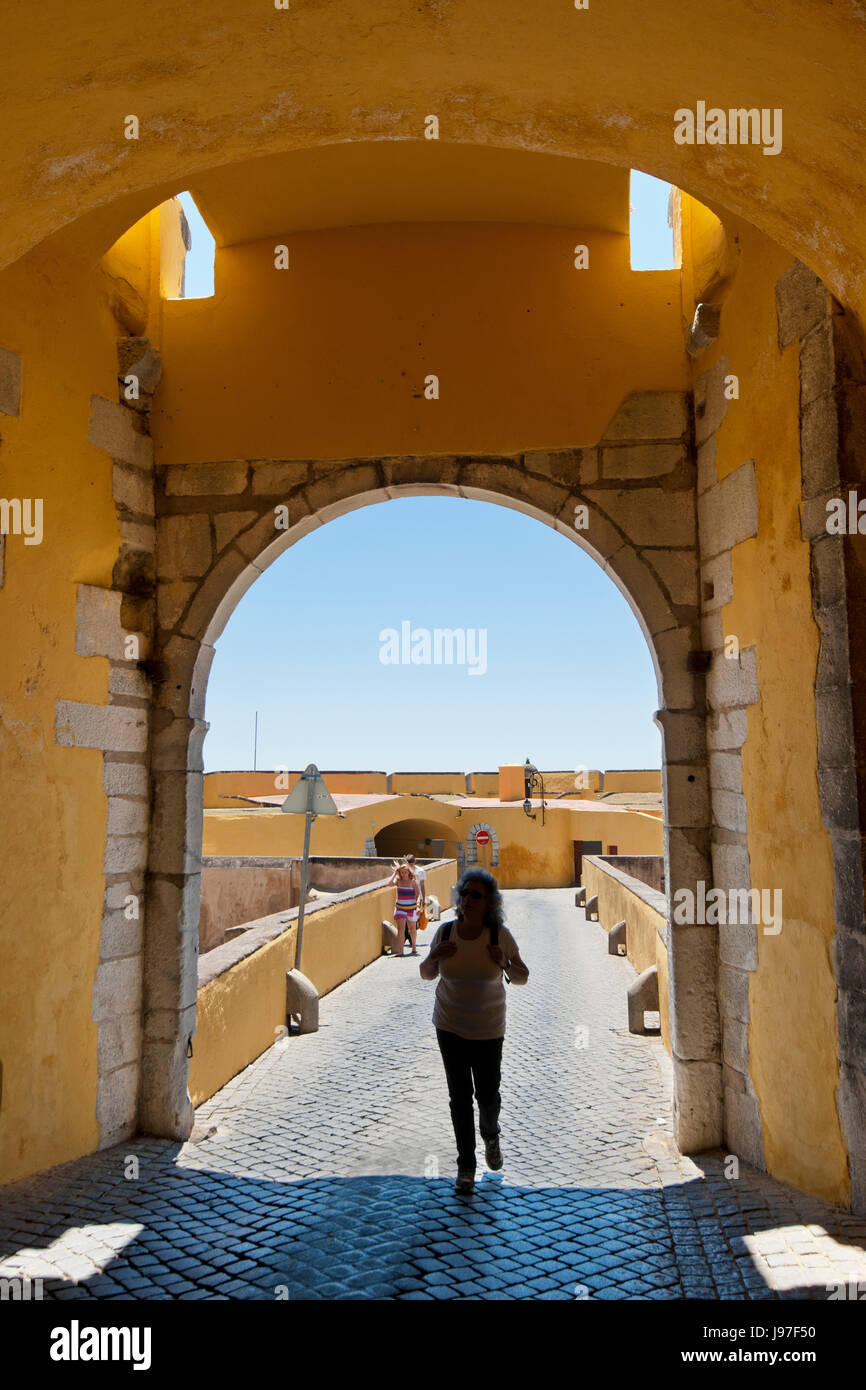 Olivença Gate, one of the entrances of the 17th century to go to Elvas ...