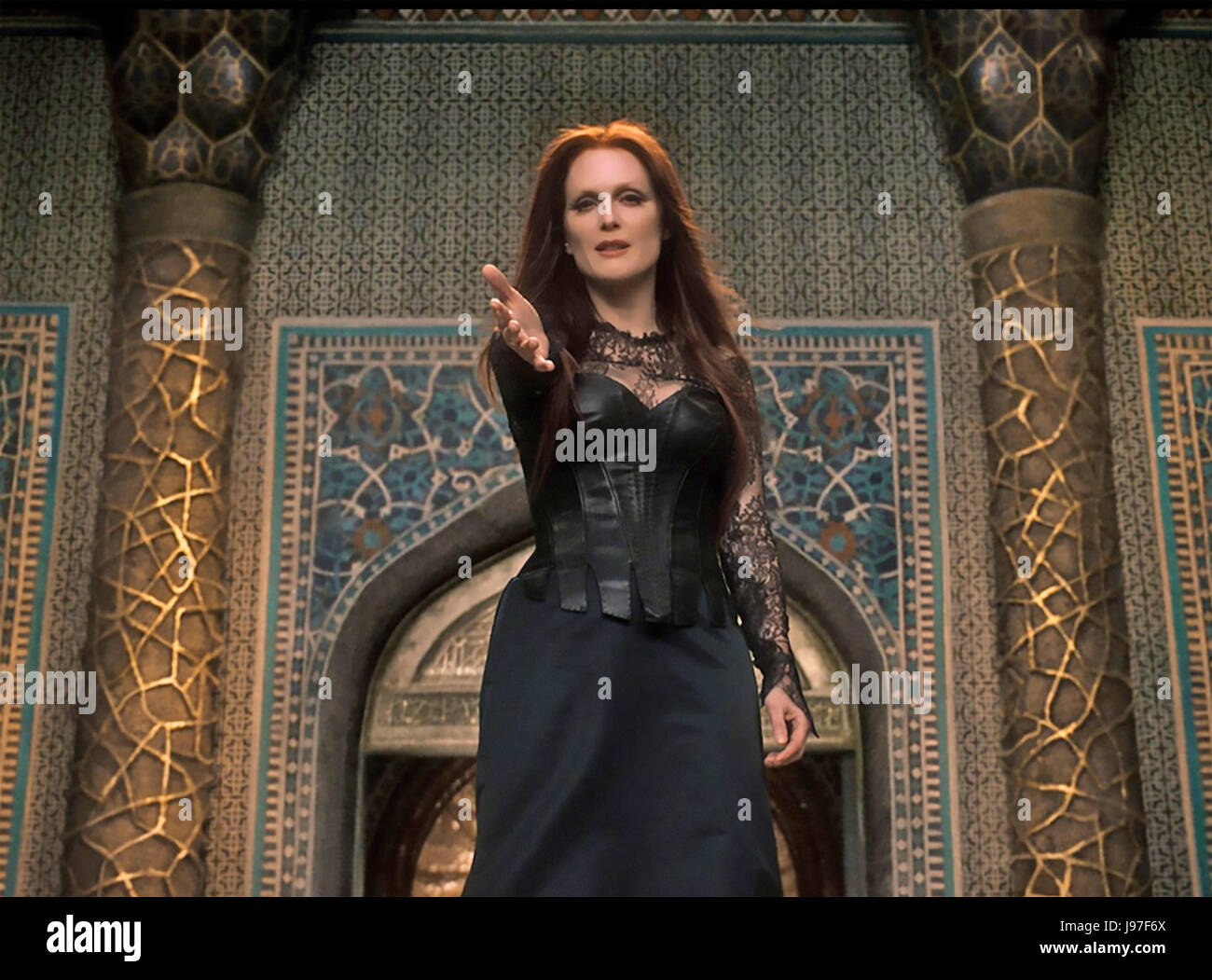 SEVENTH SON 2014 Universal Pictures film with Julianne Moore Stock Photo