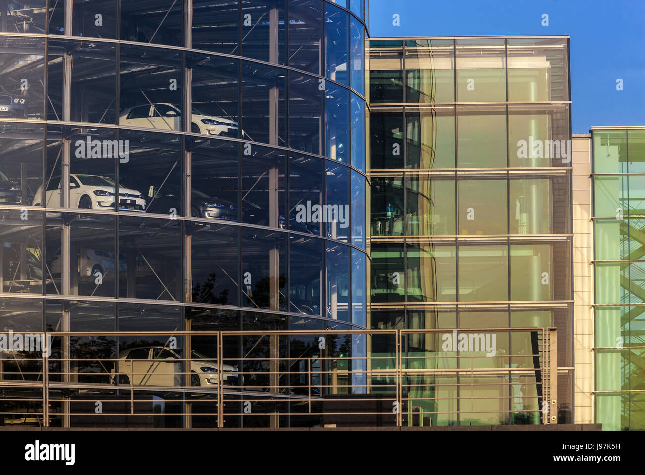 VW, Glaeserne Manufaktur, Volkswagen Car Factory Dresden, Saxony
