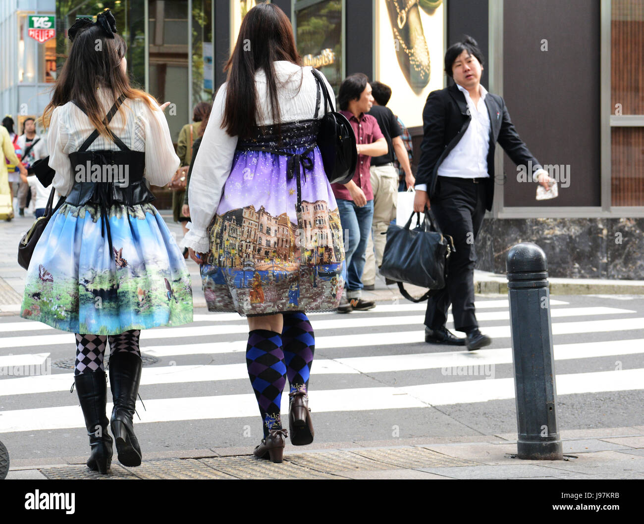 The modern Ometosando boulevard in Tokyo has many fashionable shops and ...