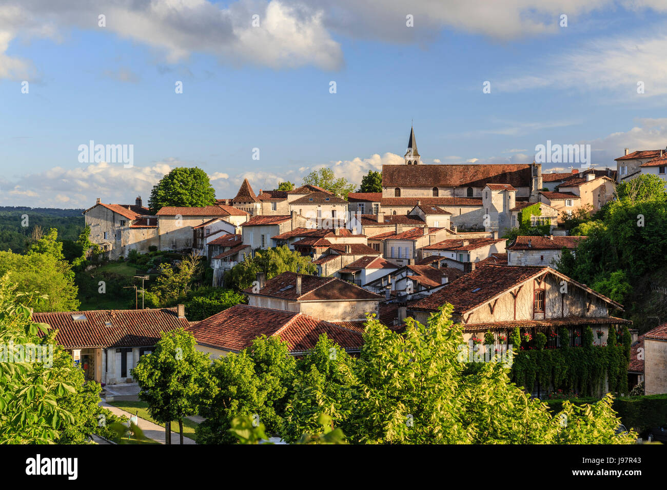france-charente-aubeterre-sur-dronne-labelled-les-plus-beaux