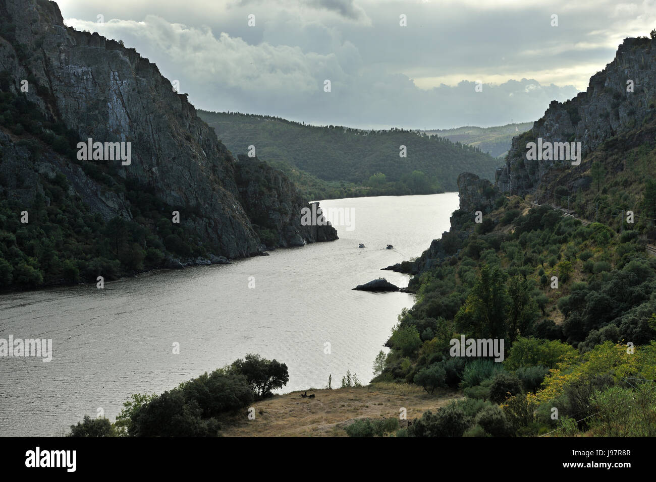 The Tagus river at Vila Velha de Ródão, where begins the International Tagus Natural Park, a very rich region in neolithic rock engravings. Beira Baix Stock Photo