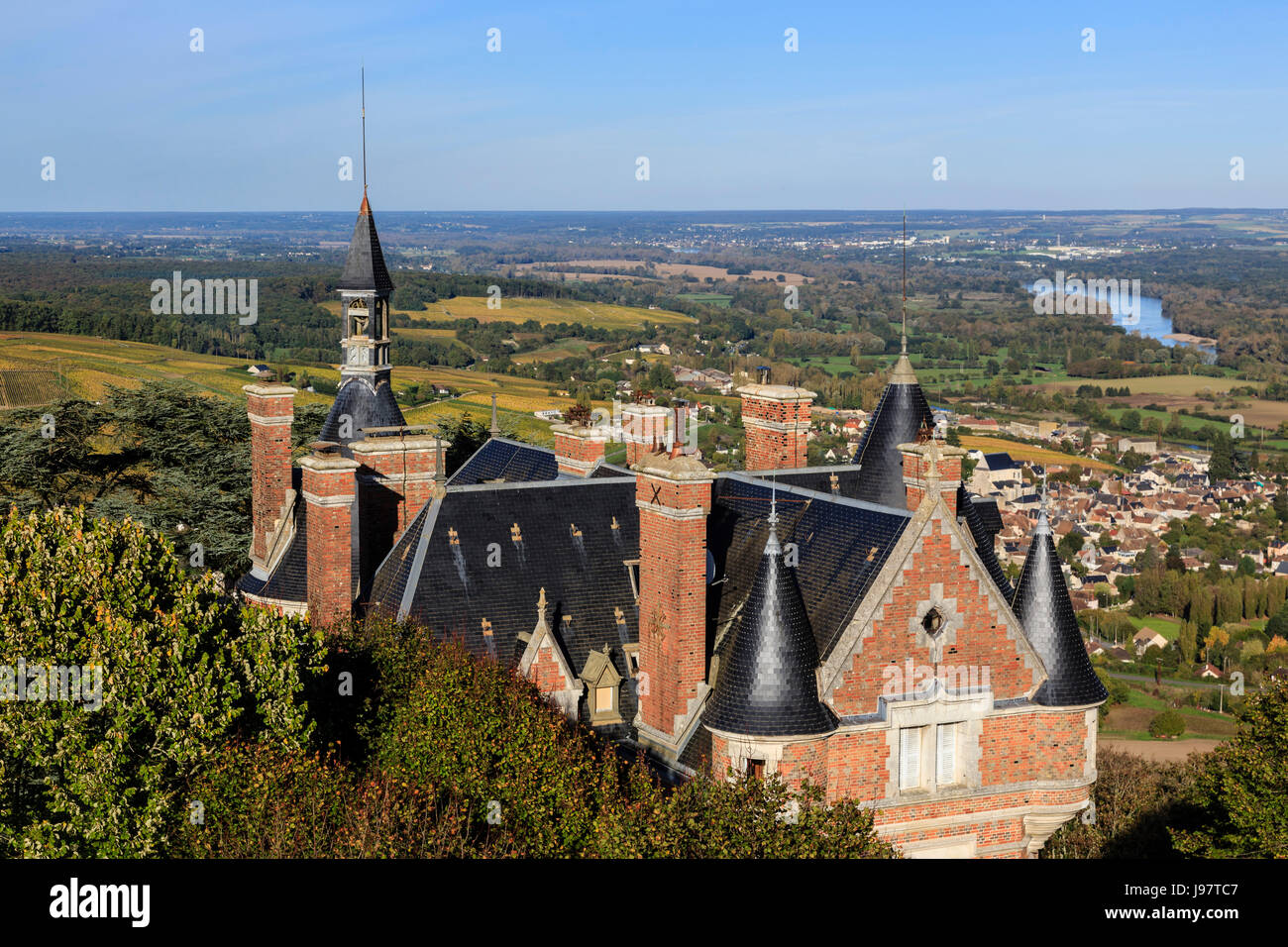 France, Cher , Sancerre, panorama from the summit of the tour des Fiefs,  Sancerre castle, Saint-Satur and the Loire Stock Photo