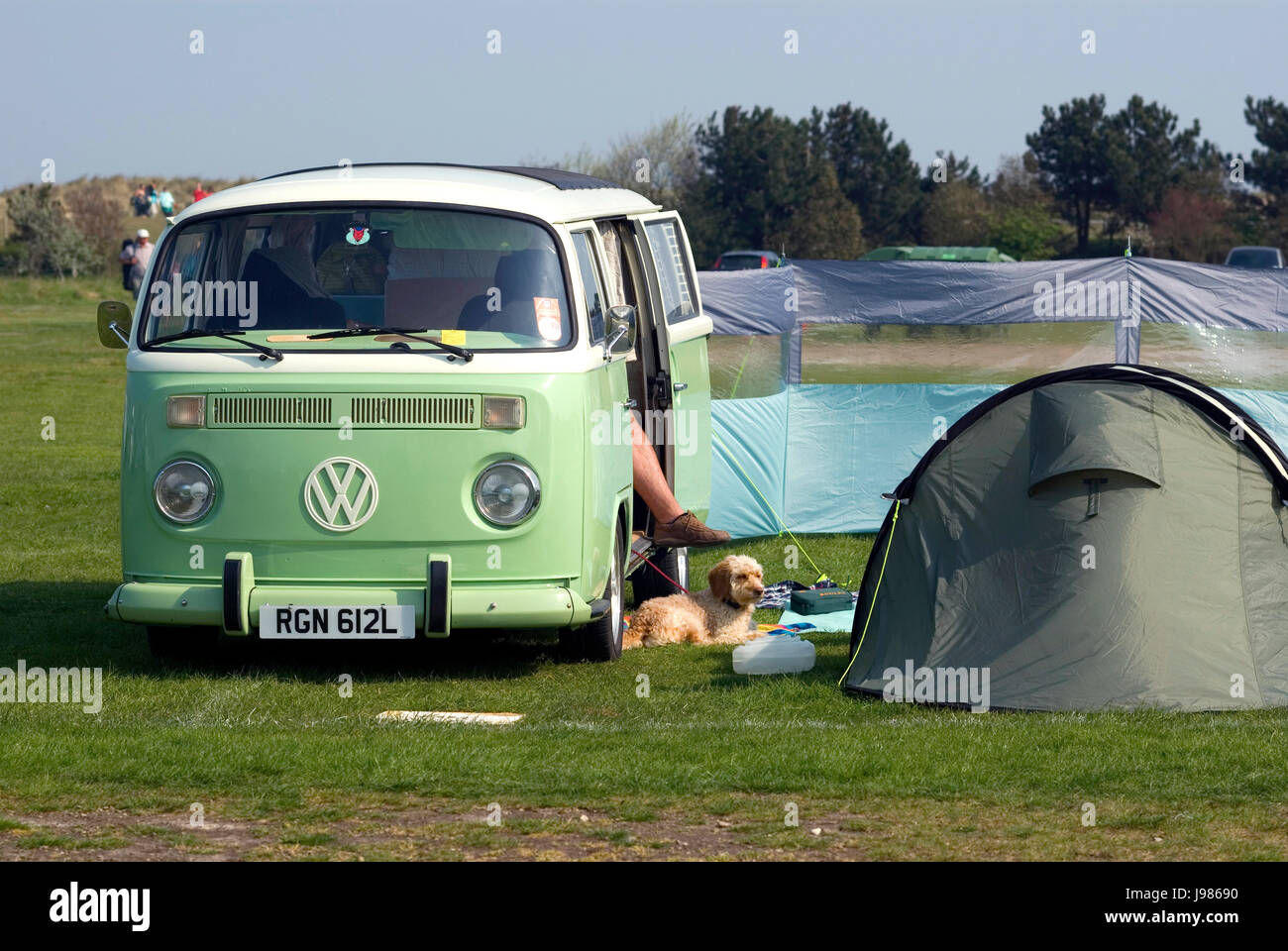 Camper with dog hi-res stock photography and images - Alamy
