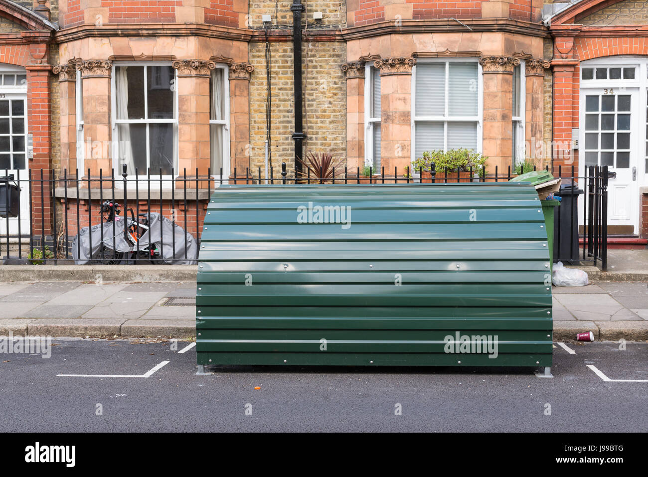 lockable bike shed