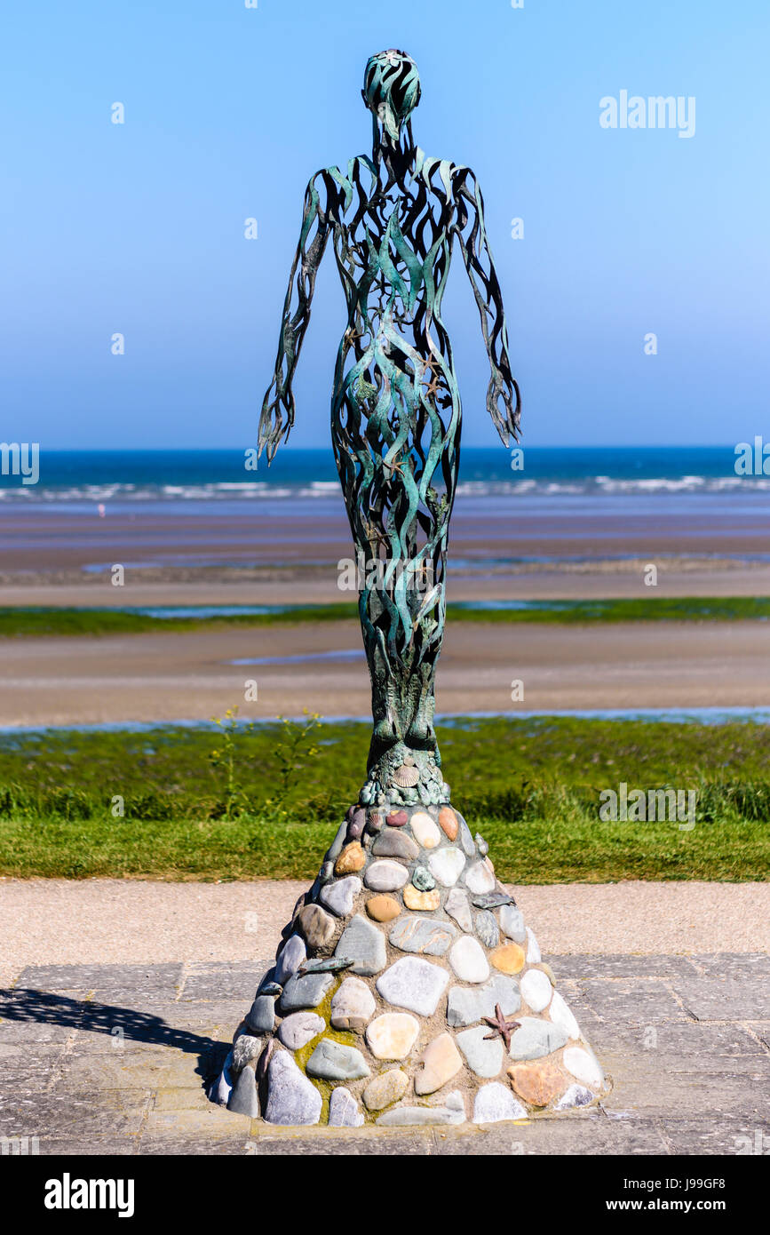 Voyager" bronze statue sculpture by Linda Brunker, commissioned by Meath  County Council, 2004 Stock Photo - Alamy