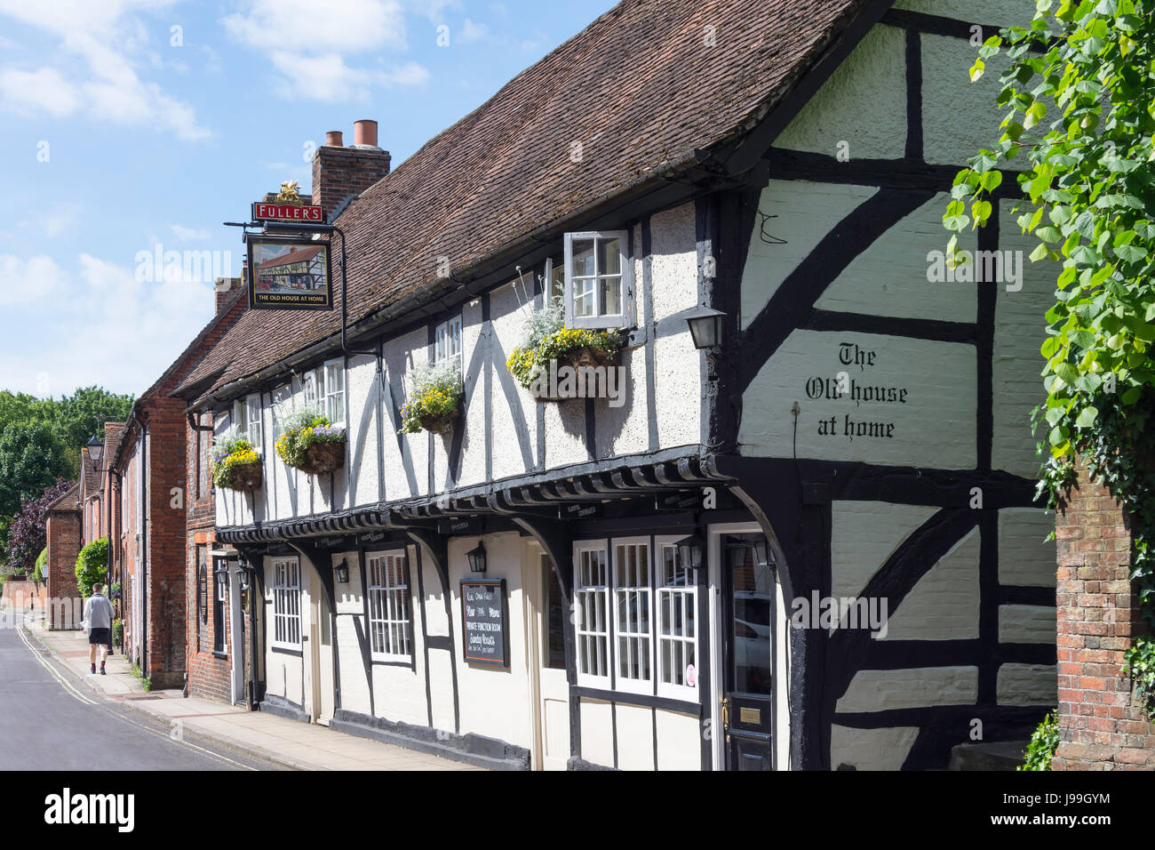 17th Century The Old House At Home Pub South Street Havant Stock