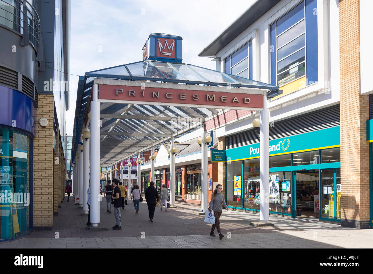 Farnborough hampshire landmark hires stock photography and images Alamy