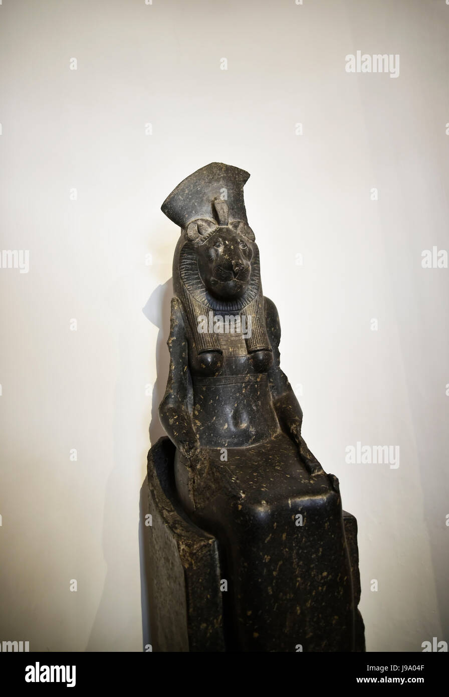 Egyptian Tombs Treasures High Resolution Stock Photography and Images ...
