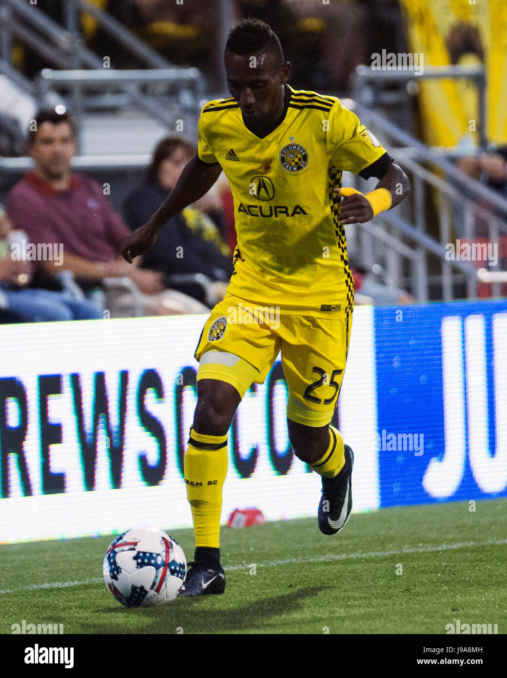 Columbus, U.S.A. 31st May, 2017. May 31, 2017: Columbus Crew SC defender Harrison Afful (25) the ball against Seattle in their game at Mapfre Stadium. Columbus, Ohio, USA. Credit: Brent Clark/Alamy Live News Stock Photo