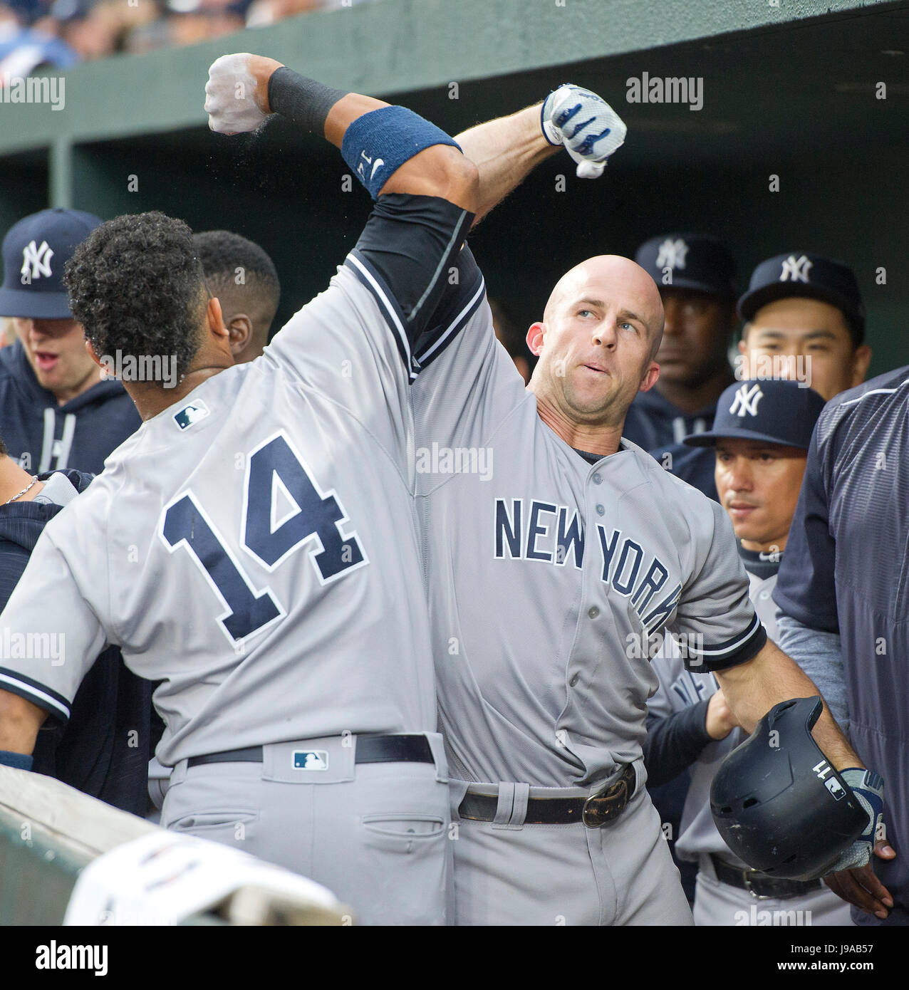New York Yankees left fielder Brett Gardner (11) celebrates his lead