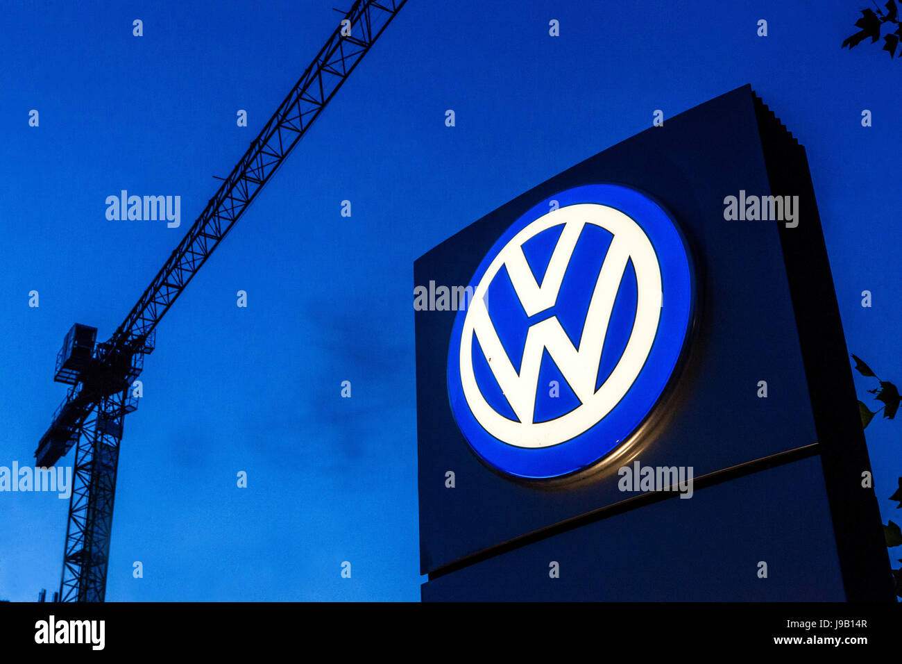 Volkswagen logo VW Stock Photo - Alamy