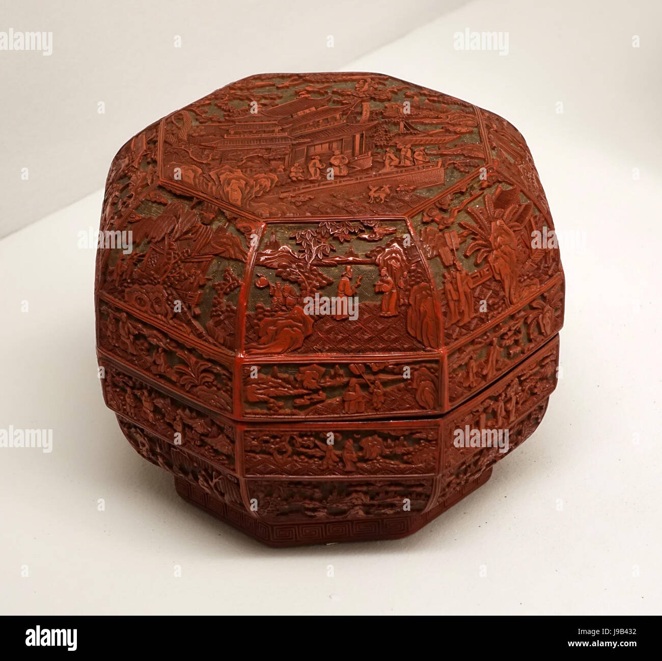 Octagonal container with image of Yueyang Tower, China, Ming dynasty, 15th 16th century AD, lacquer on wood   Linden Museum   Stuttgart, Germany   DSC03506 Stock Photo