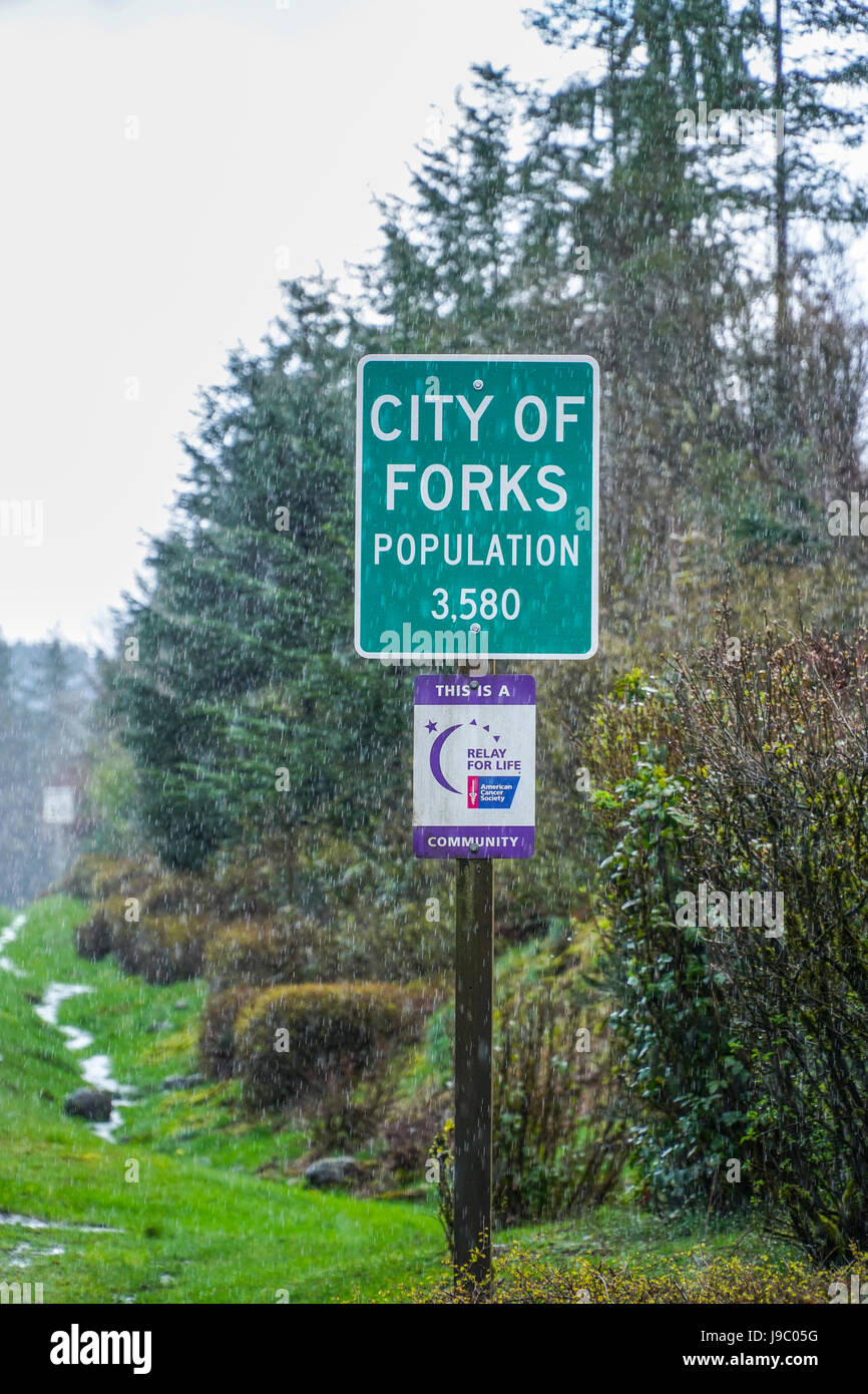 City of Forks sign 3580 population FORKS WASHINGTON Stock Photo