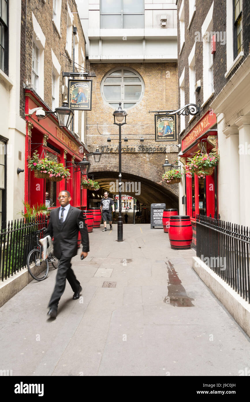 The Ship and Shovell, a traditional but unique pub joined together on both sides of street by an underground cellar. Stock Photo