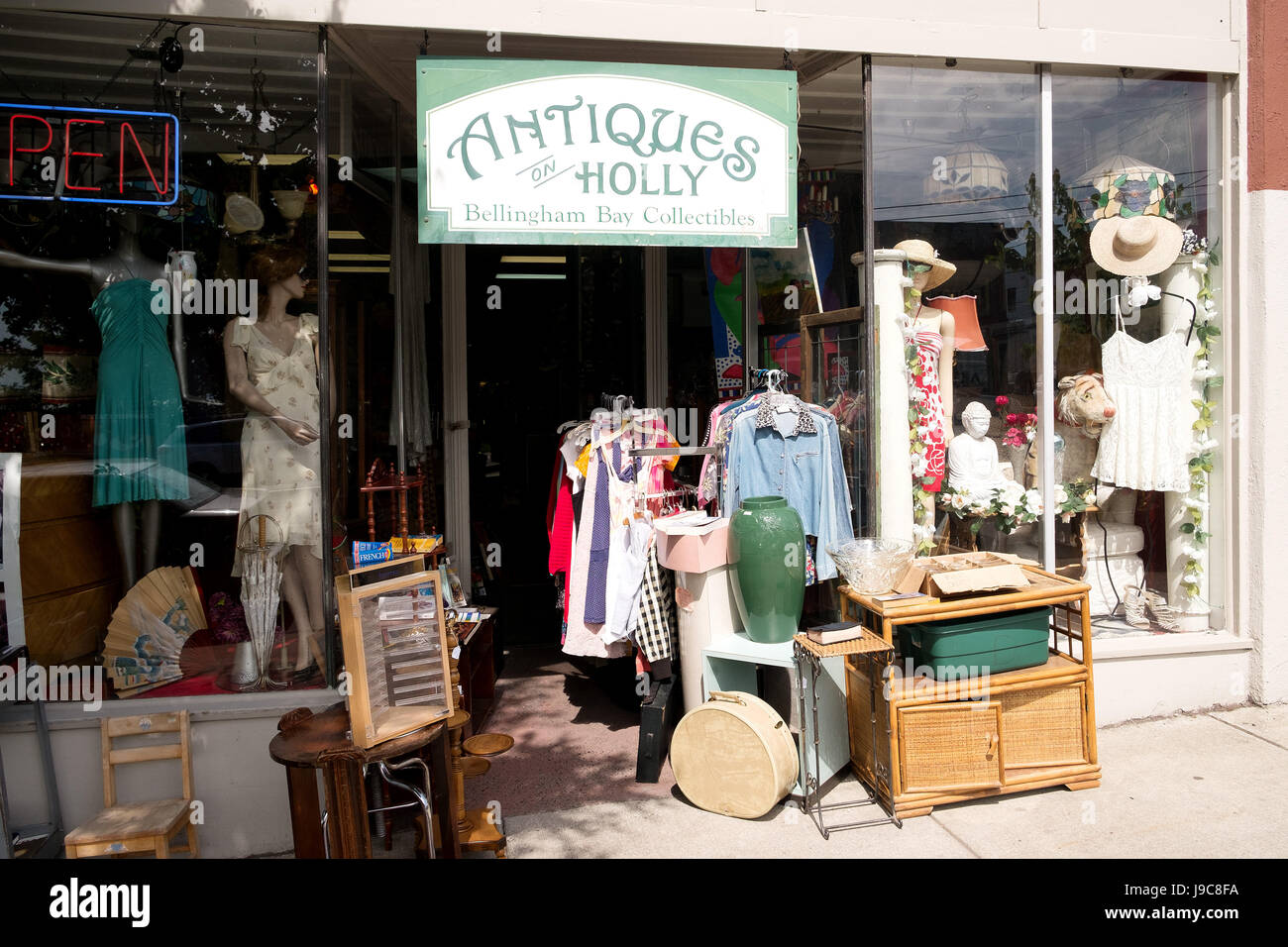 An antique store in Bellingham, Washington State, USA Stock Photo Alamy