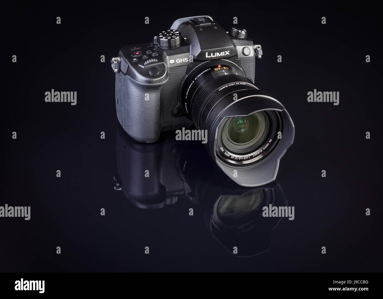 Galati, Romania - APRIL 25, 2017:  Modern view detail of the Panasonic Lumix DMC-GH5 - and Leica Vario-Elmarit 12-60. Micro Four Thirds System digital Stock Photo