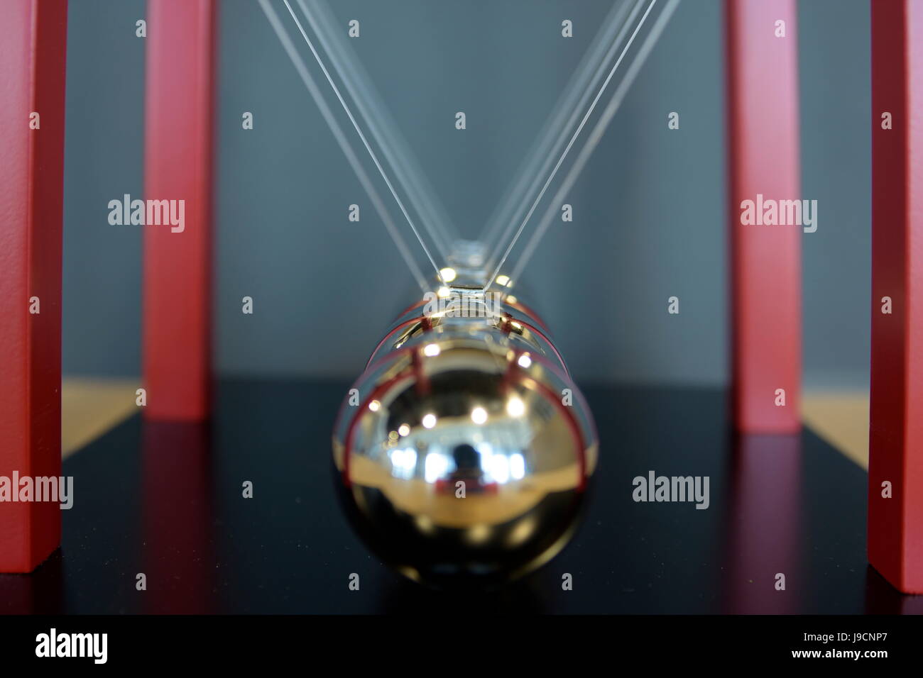 5 top ball pendulum