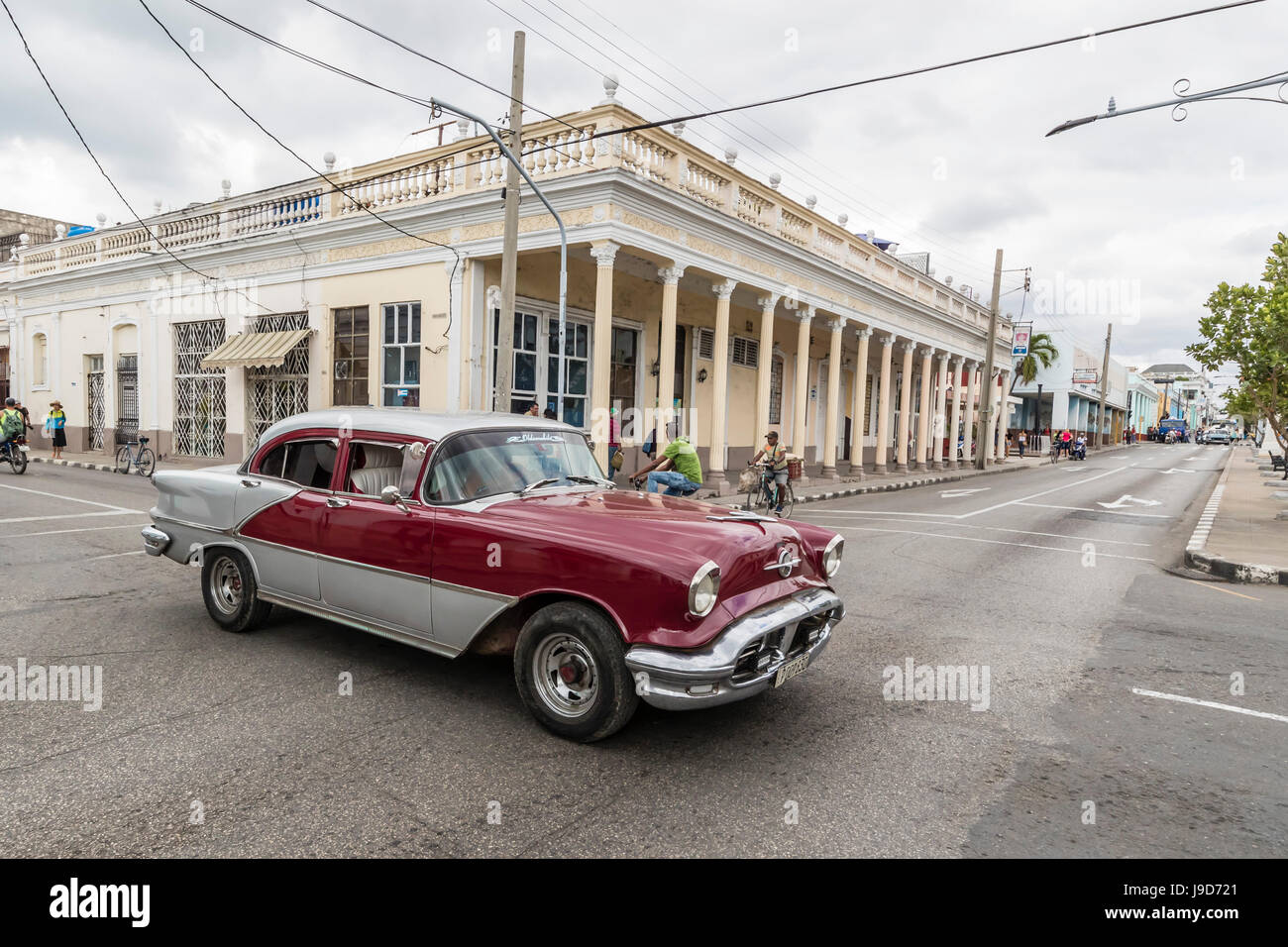 Classic 1950s Oldsmobile taxi, locally known as almendrones in the town of Cienfuegos, Cuba, West Indies, Caribbean Stock Photo