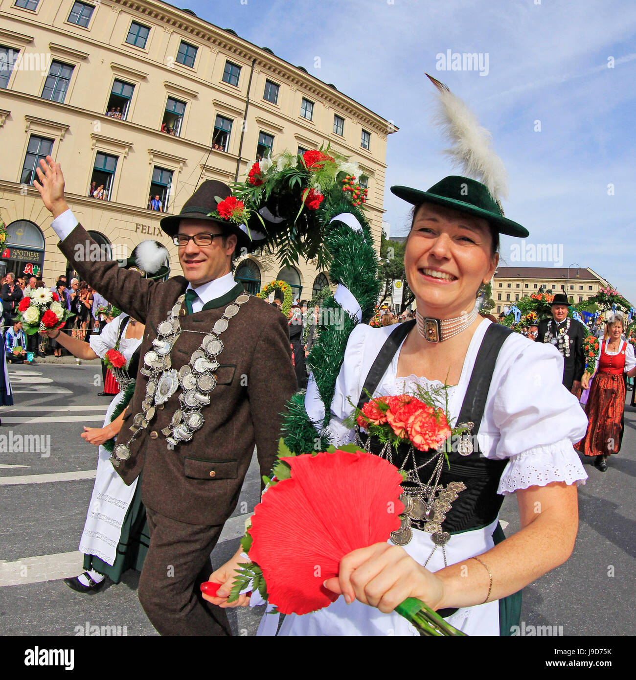 Traditional Costume Parade on occasion of the Oktoberfest, Munich ...