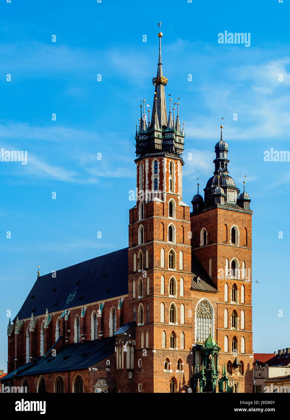 Main Market Square, St. Mary Basilica, Cracow, UNESCO World Heritage Site, Lesser Poland Voivodeship, Poland, Europe Stock Photo