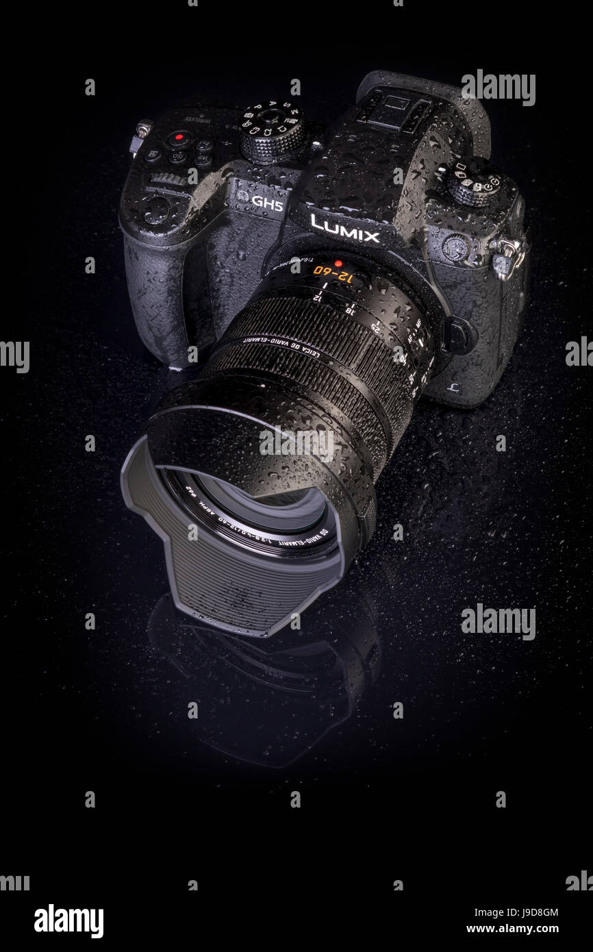 Galati, Romania - APRIL 25, 2017:  Modern view detail of the Panasonic Lumix DMC-GH5 - and Leica Vario-Elmarit 12-60. Micro Four Thirds System digital Stock Photo
