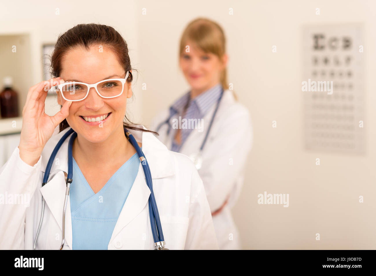 attentive-optometrist-hi-res-stock-photography-and-images-alamy