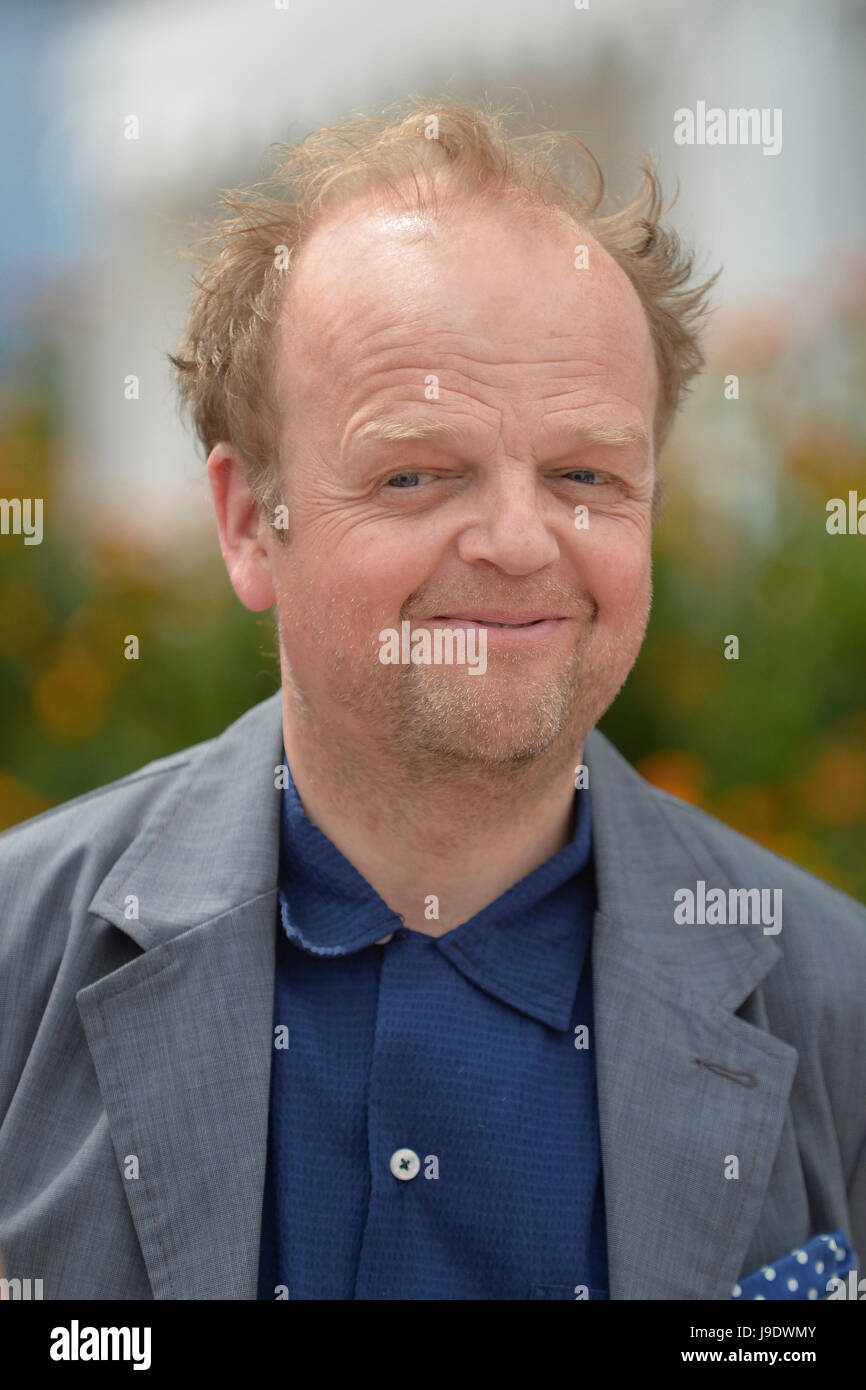 Toby Jones brief overview of biography and creativity Toby Jones brief overview of biography and creativity
