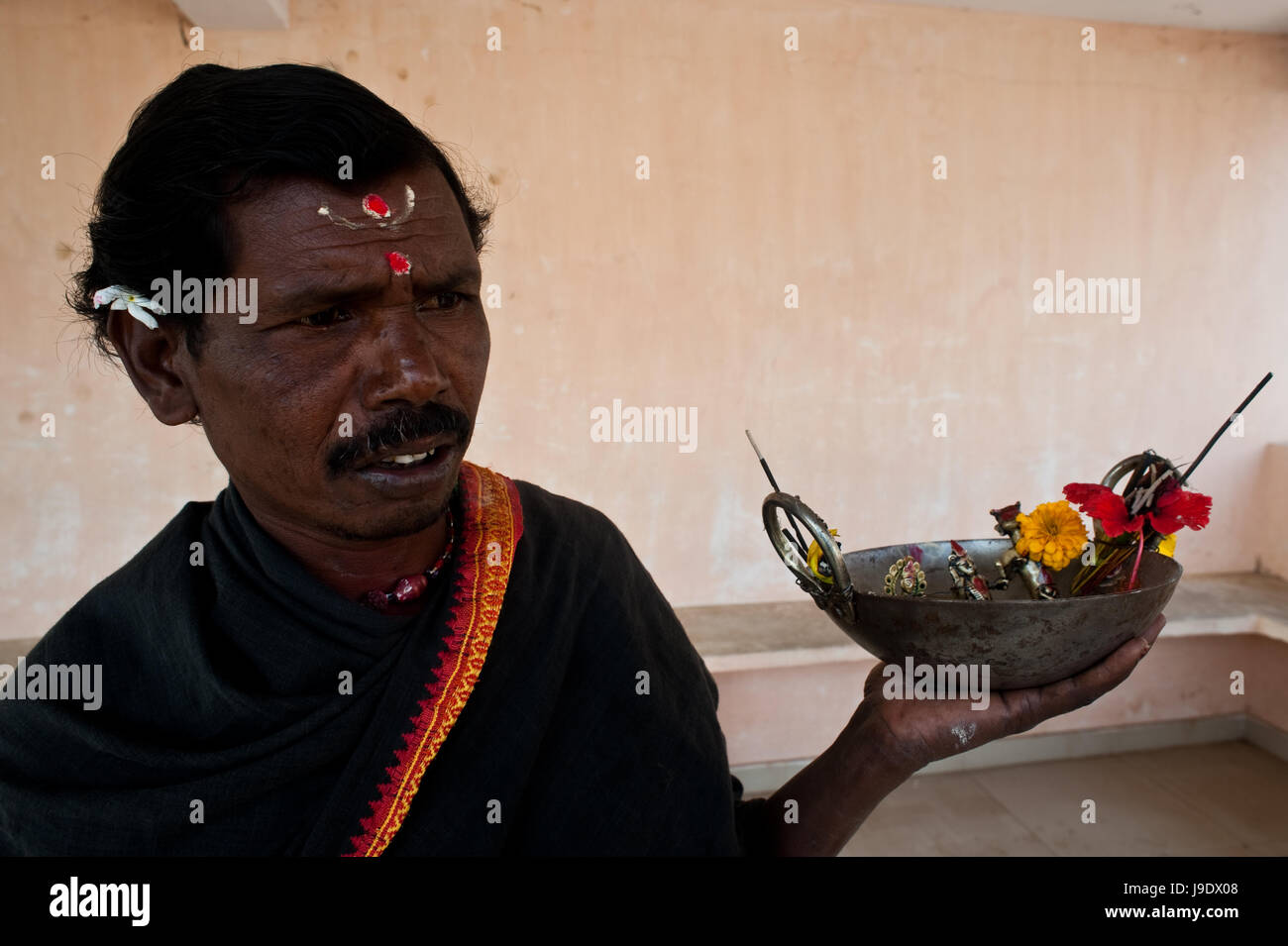 Worshipper Of Shani God India Shani Is One Of The Most Revered Hindu Deities Stock Photo Alamy Worshipper Of Shani God India Shani Is One Of The Most Revered Hindu Deities Stock Photo Alamy