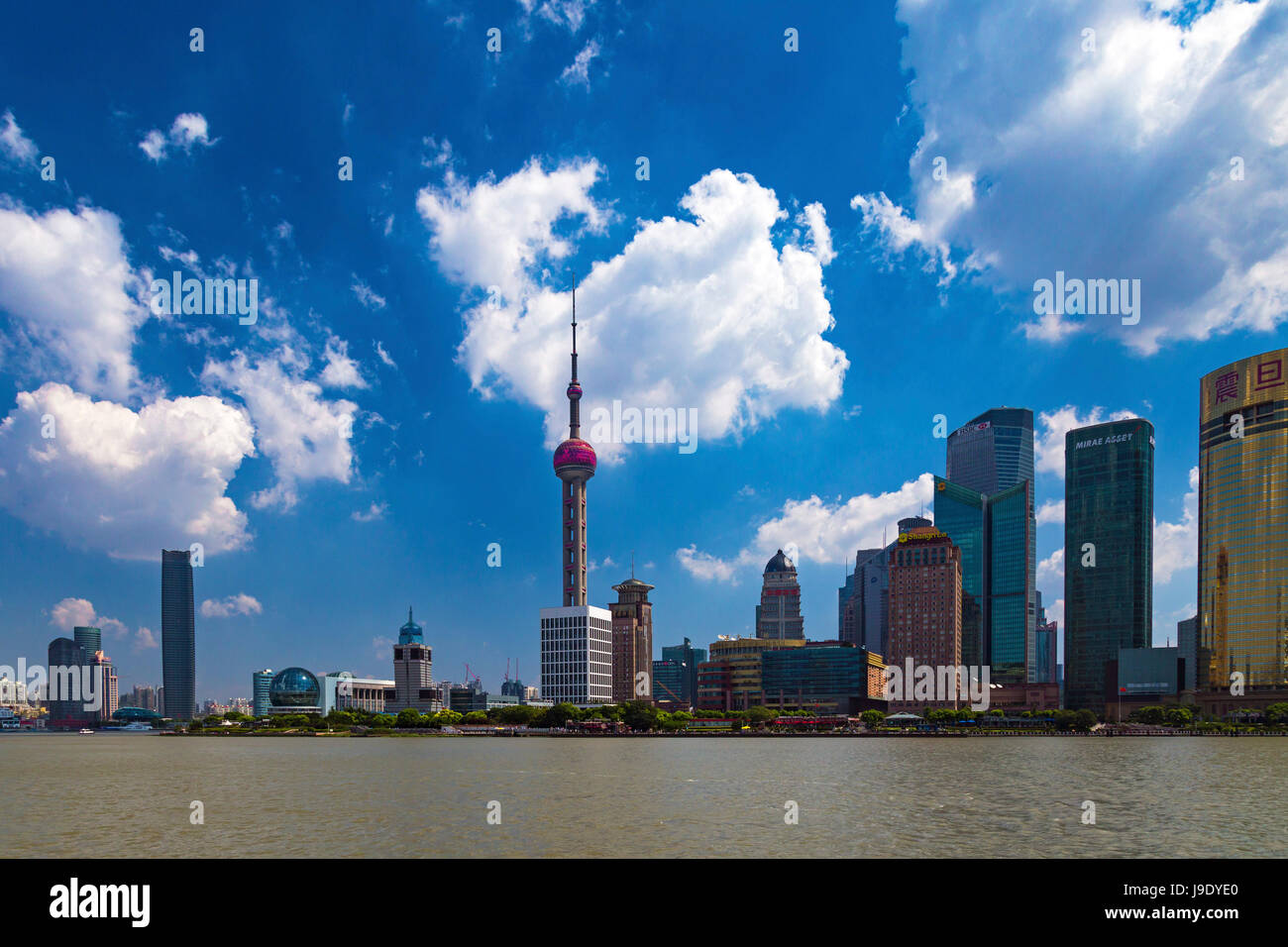 Shanghai waterfront architecture hi-res stock photography and images ...