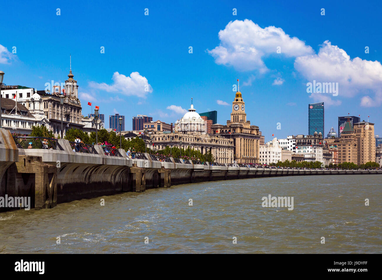 Shanghai waterfront architecture hi-res stock photography and images ...