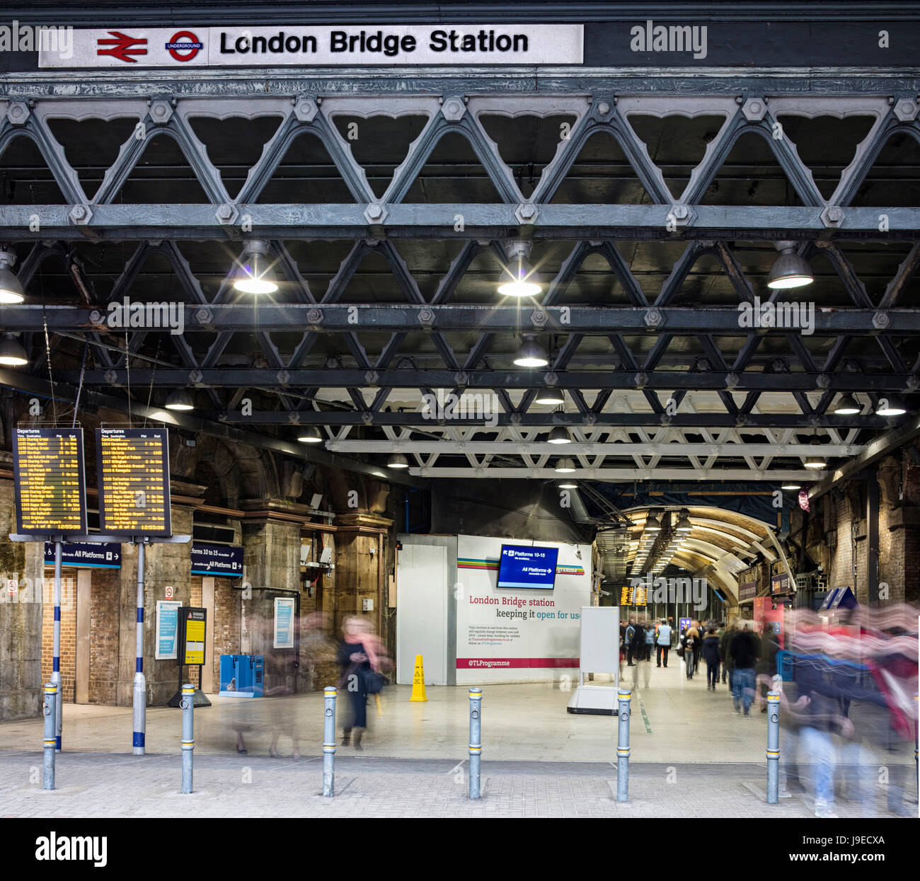 LONDON BRIDGE STATION Stock Photo Alamy