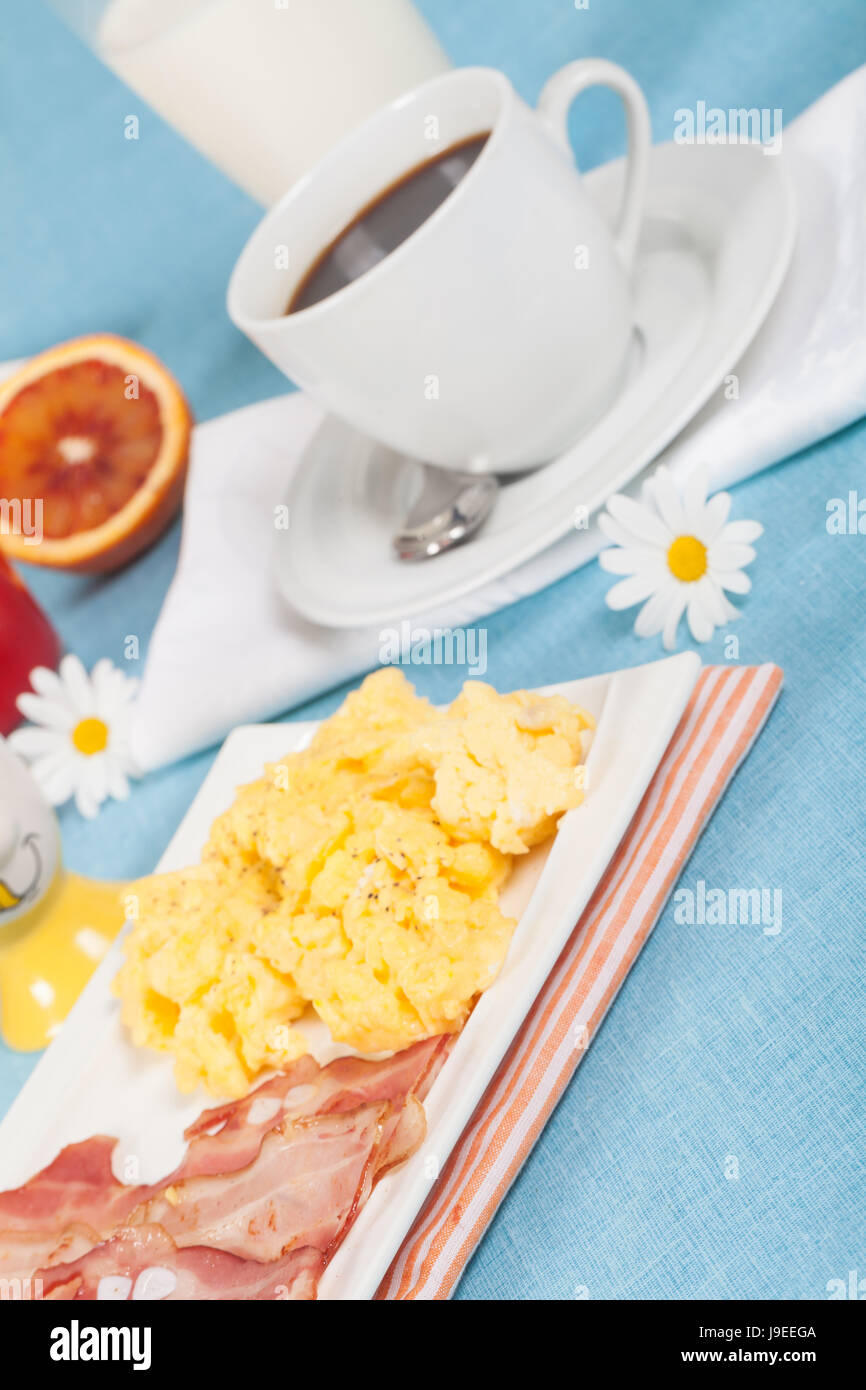 cholesterol, bacon, crispy, scrambled eggs, food, breakfeast, breakfast