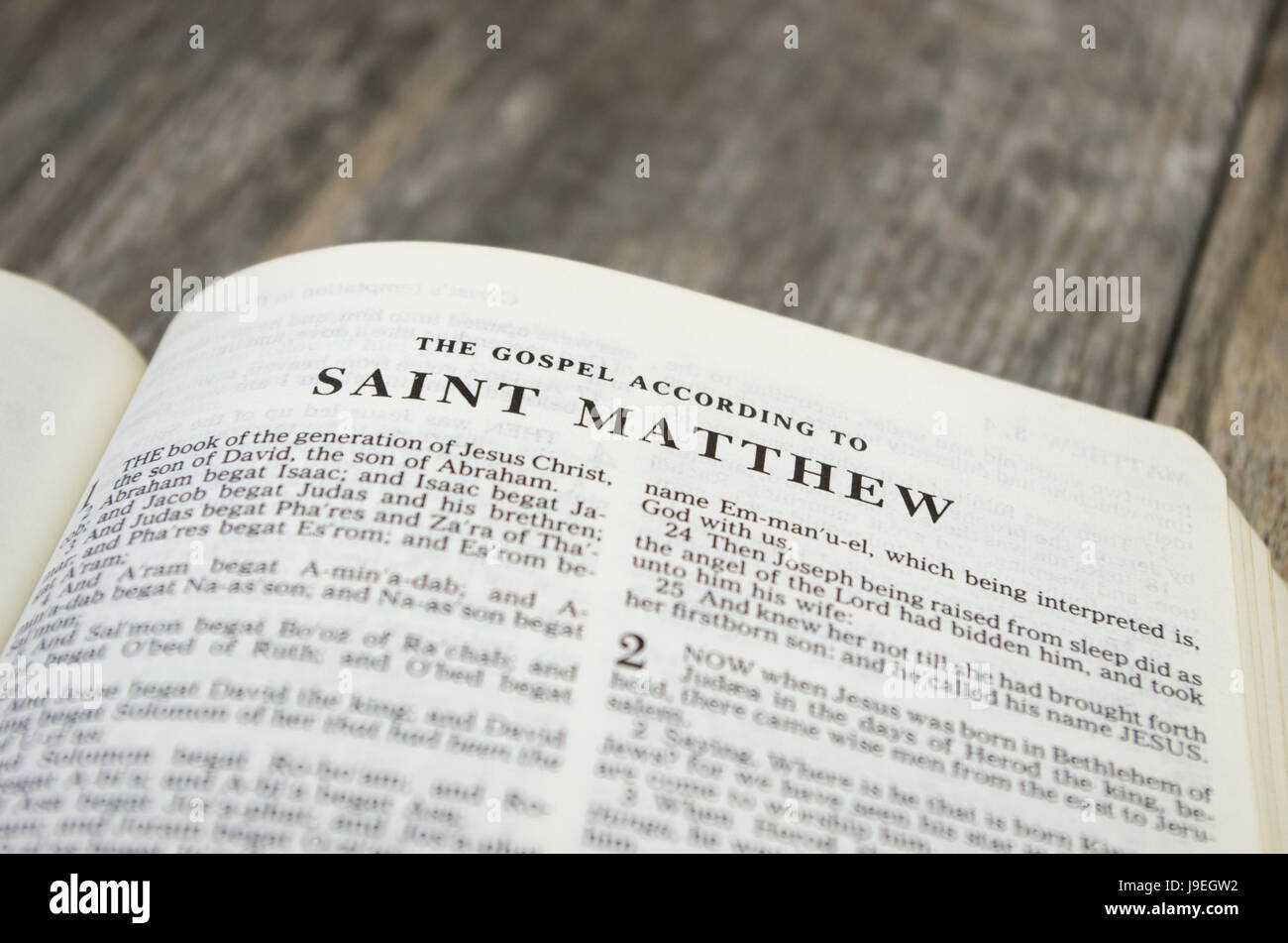Title page for the book of Matthew in the Bible – King James Version Stock Photo