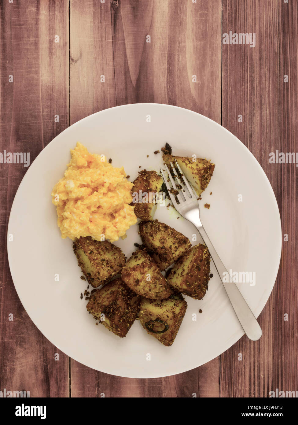 spices, vegetarian, potatoes, carbohydrates, baked, starch, indian