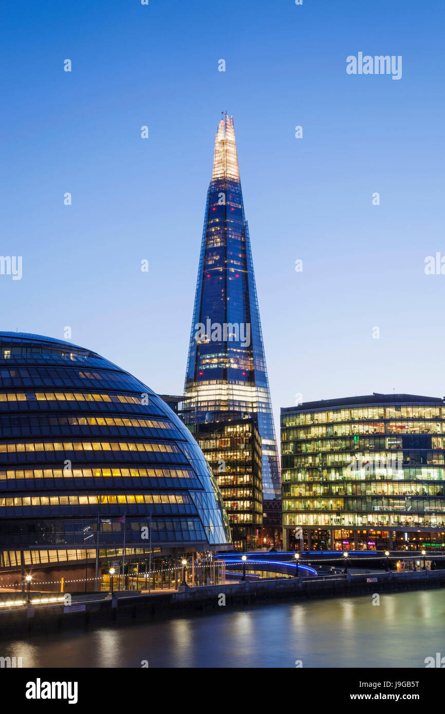 London skyline river thames sunset hi-res stock photography and images ...
