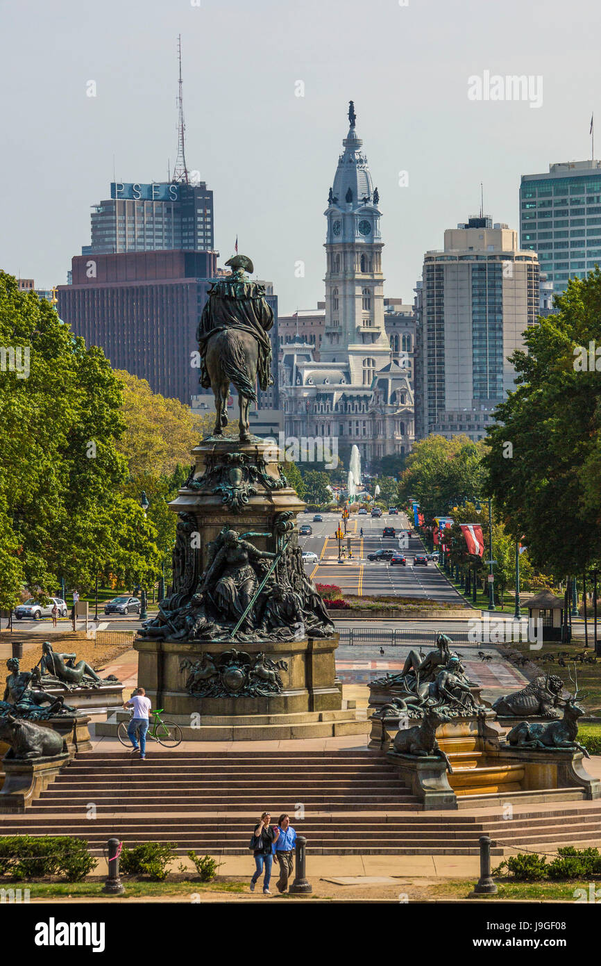 USA, Pennsylvania, Philadelphia City, Benjamin Franklin Ave. and City Hall Tower Stock Photo