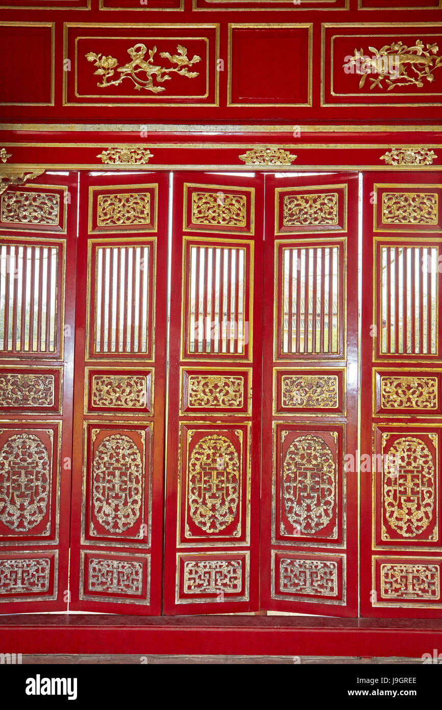 Red doors in the Forbidden Purple City, historic Hue Citadel (Imperial City), Hue, North Central Coast, Vietnam Stock Photo
