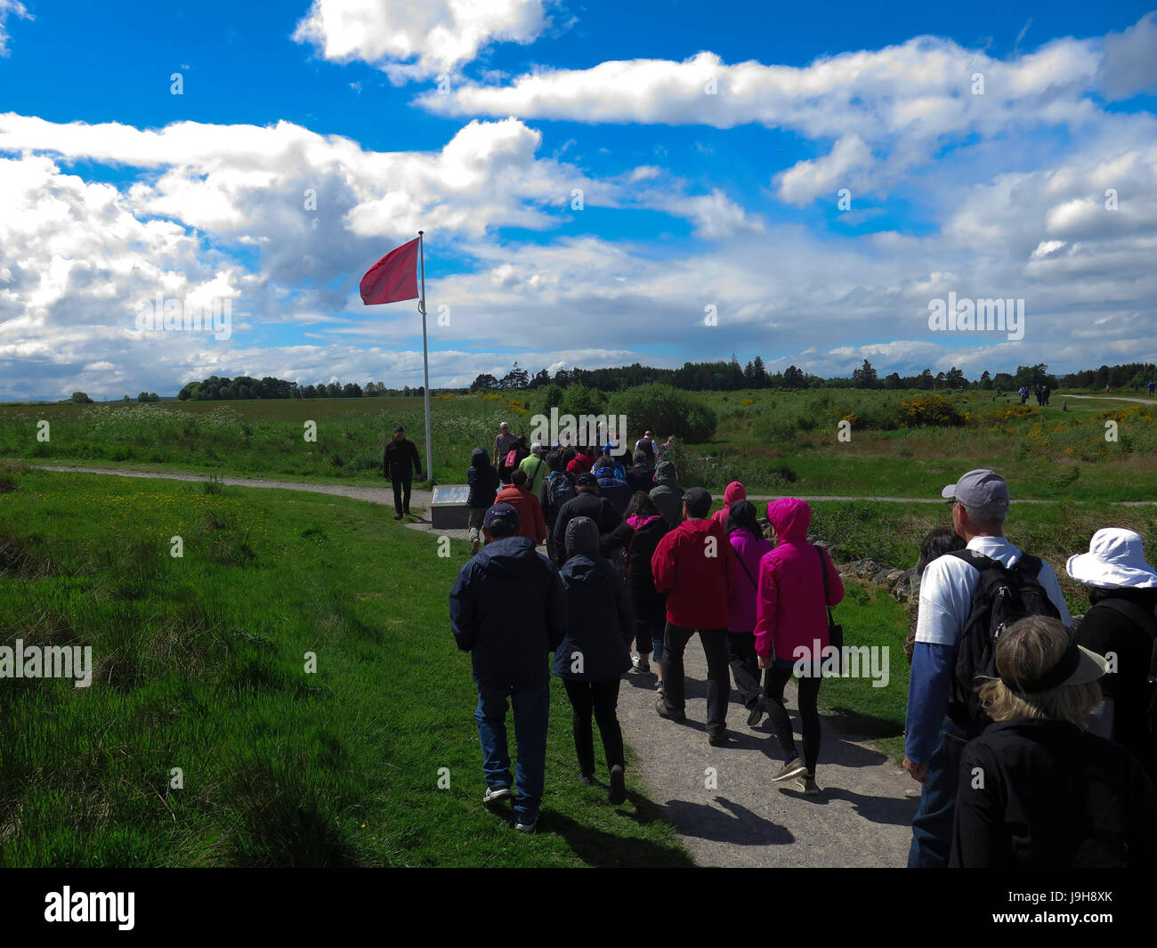 Culloden Battlefield, Invernesshire, UK. 2nd June, 2017. Culloden Invernesshire 2 June 2017. Visitors enjoy a bright sunny day at Culloden Battlefield historic site.  Alan Oliver/Alamy Live News Stock Photo