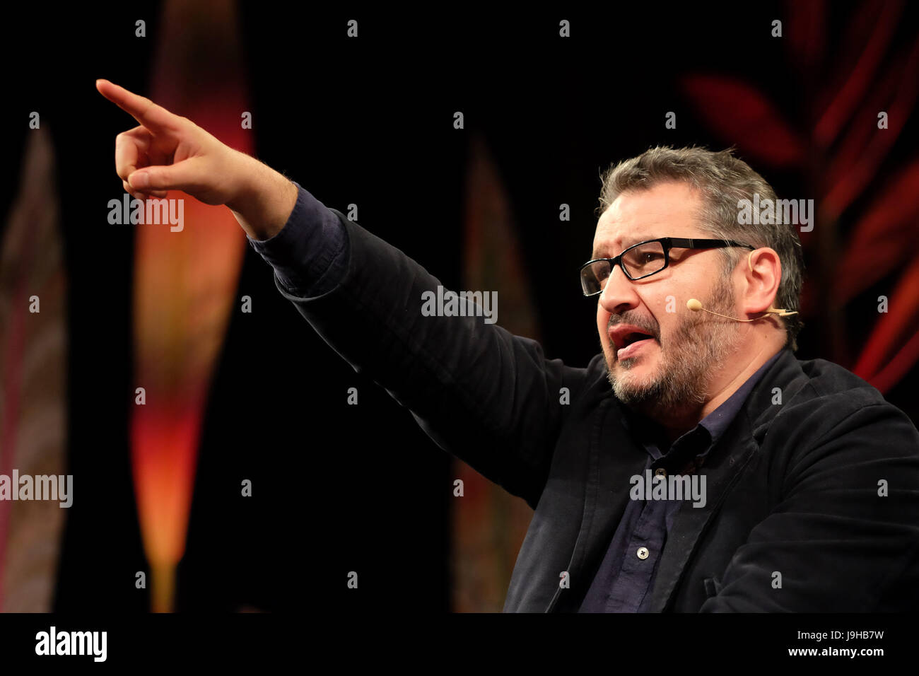 Hay Festival 2017 - Hay on Wye, Wales, UK - June 2017 - Peter Florence the Director of the Hay Festival on stage taking questions from the audience -  Steven May / Alamy Live News Stock Photo