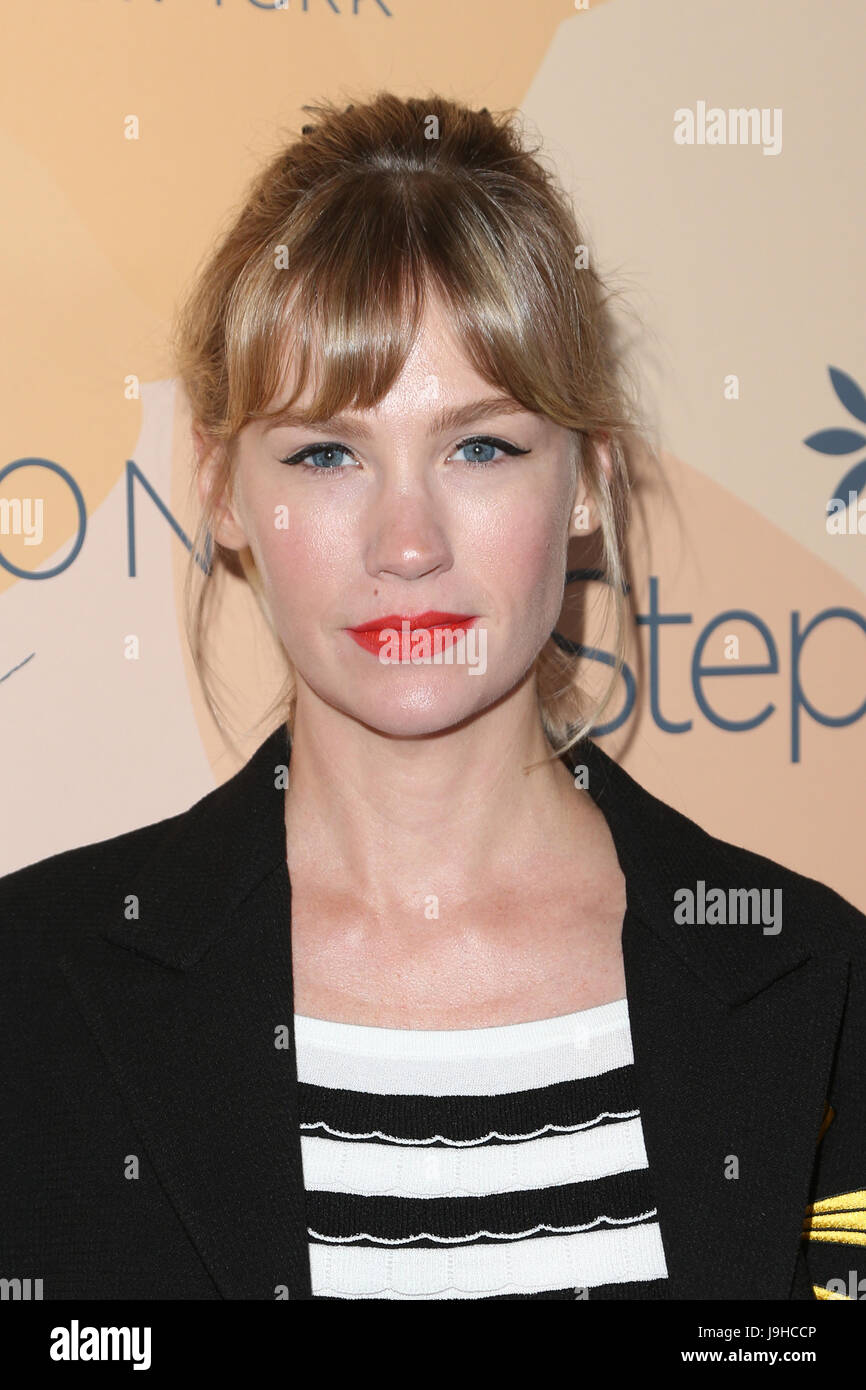 January jones hi-res stock photography and images - Page 15 - Alamy, image size:866x1390