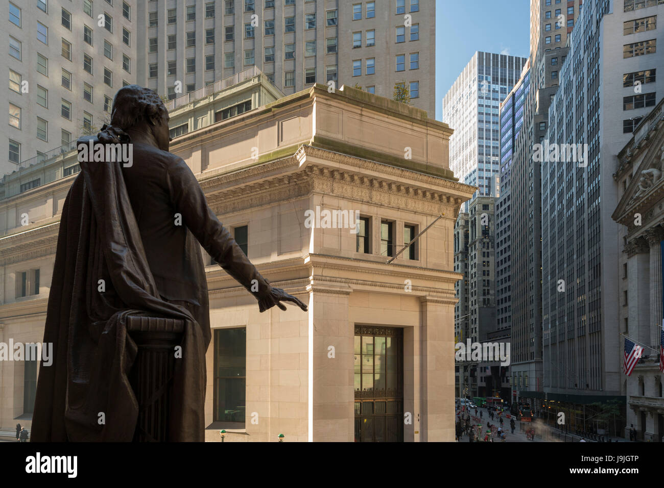 George Washington statue in front of the Federal Hall, Wall Street ...