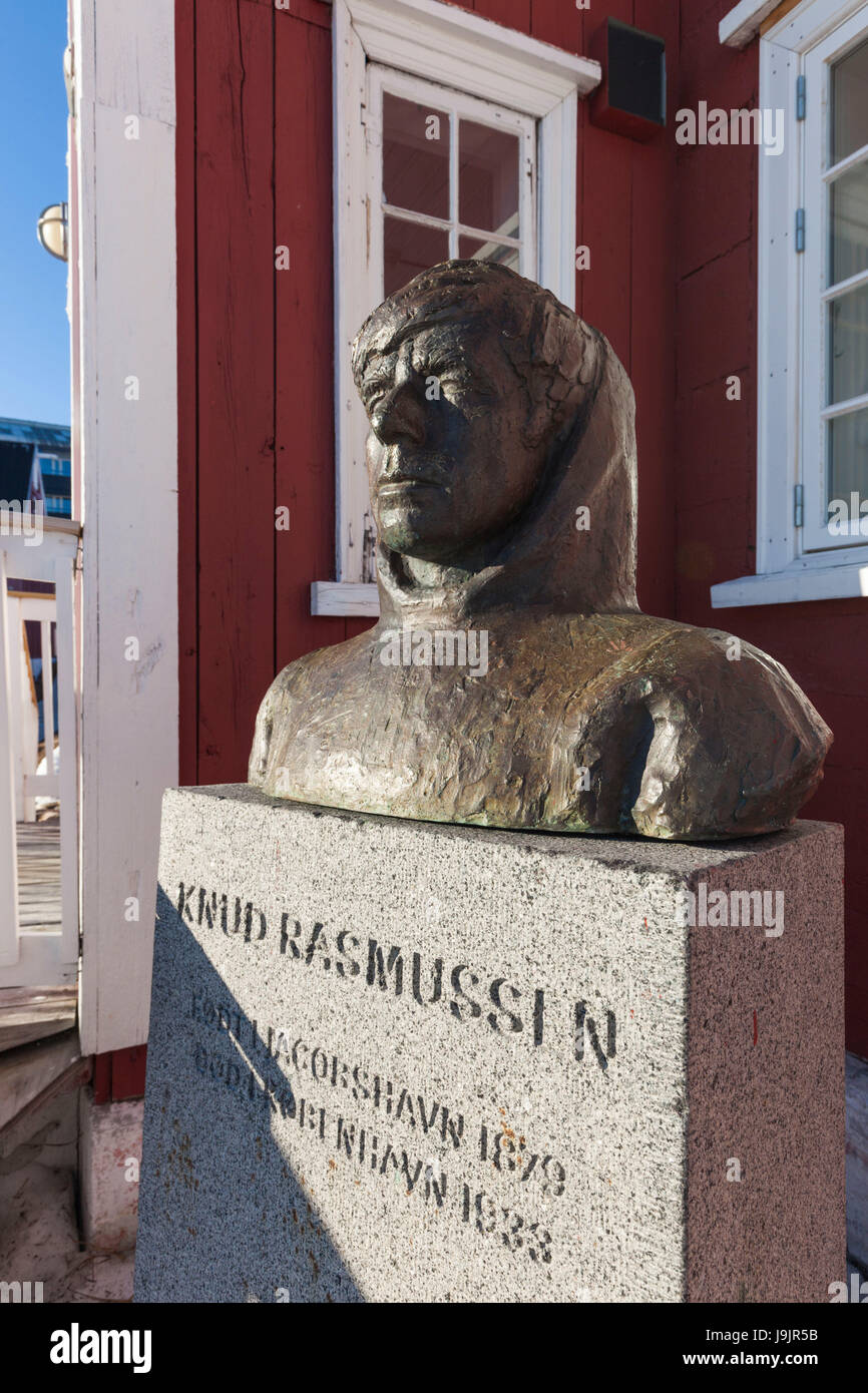 Knud Rasmussen Greenland, Disko Bay, Ilulissat, bust of arctic explorer Knud Rasmussen ...