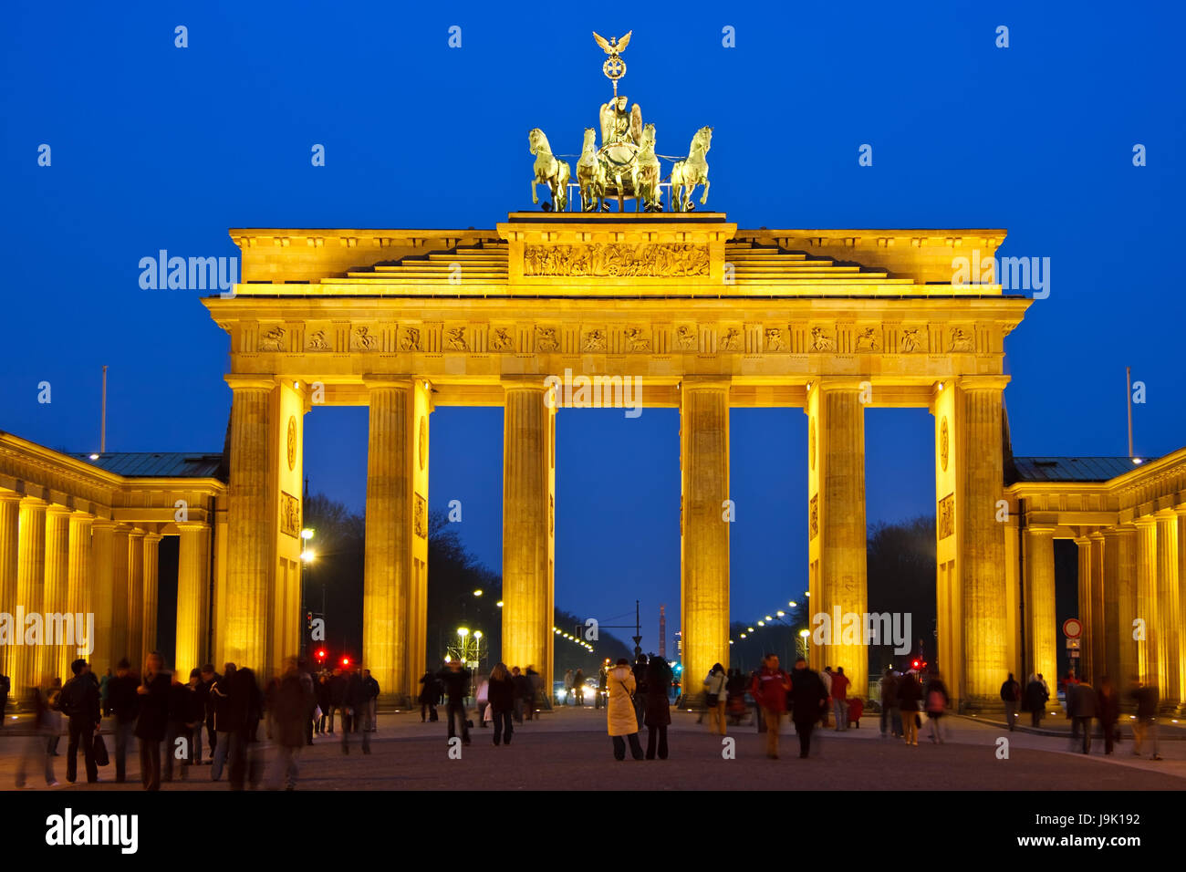 monument, memorial, culture, famous, horse, statue, night, nighttime