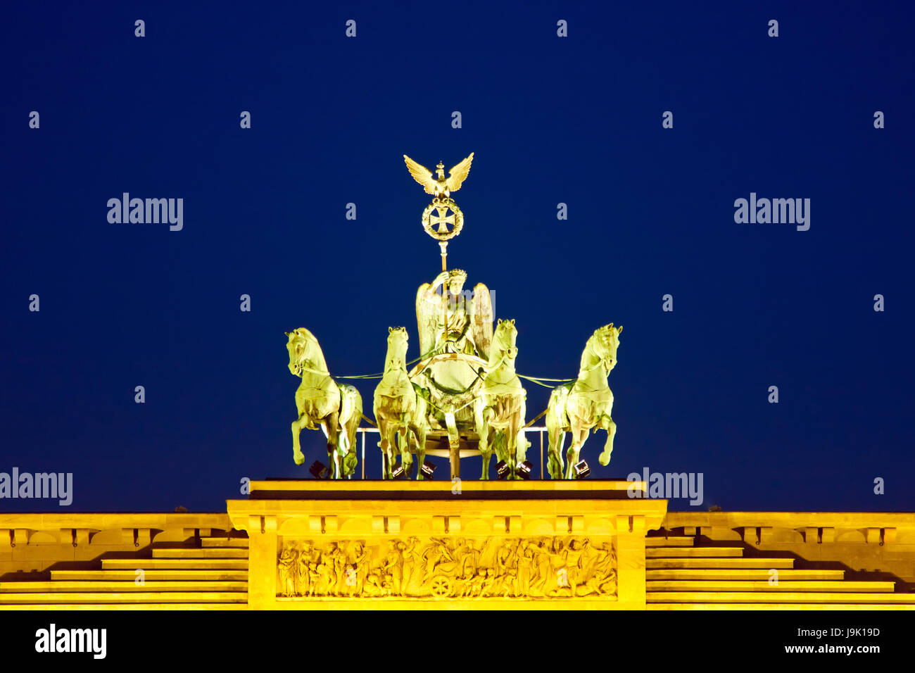 monument, memorial, culture, famous, horse, statue, night, nighttime