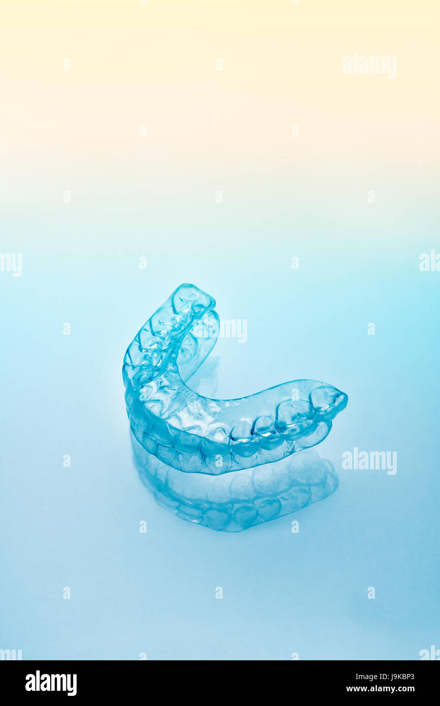 Orthodontic retainer. Vacuumformed (Essix Stock Photo Alamy