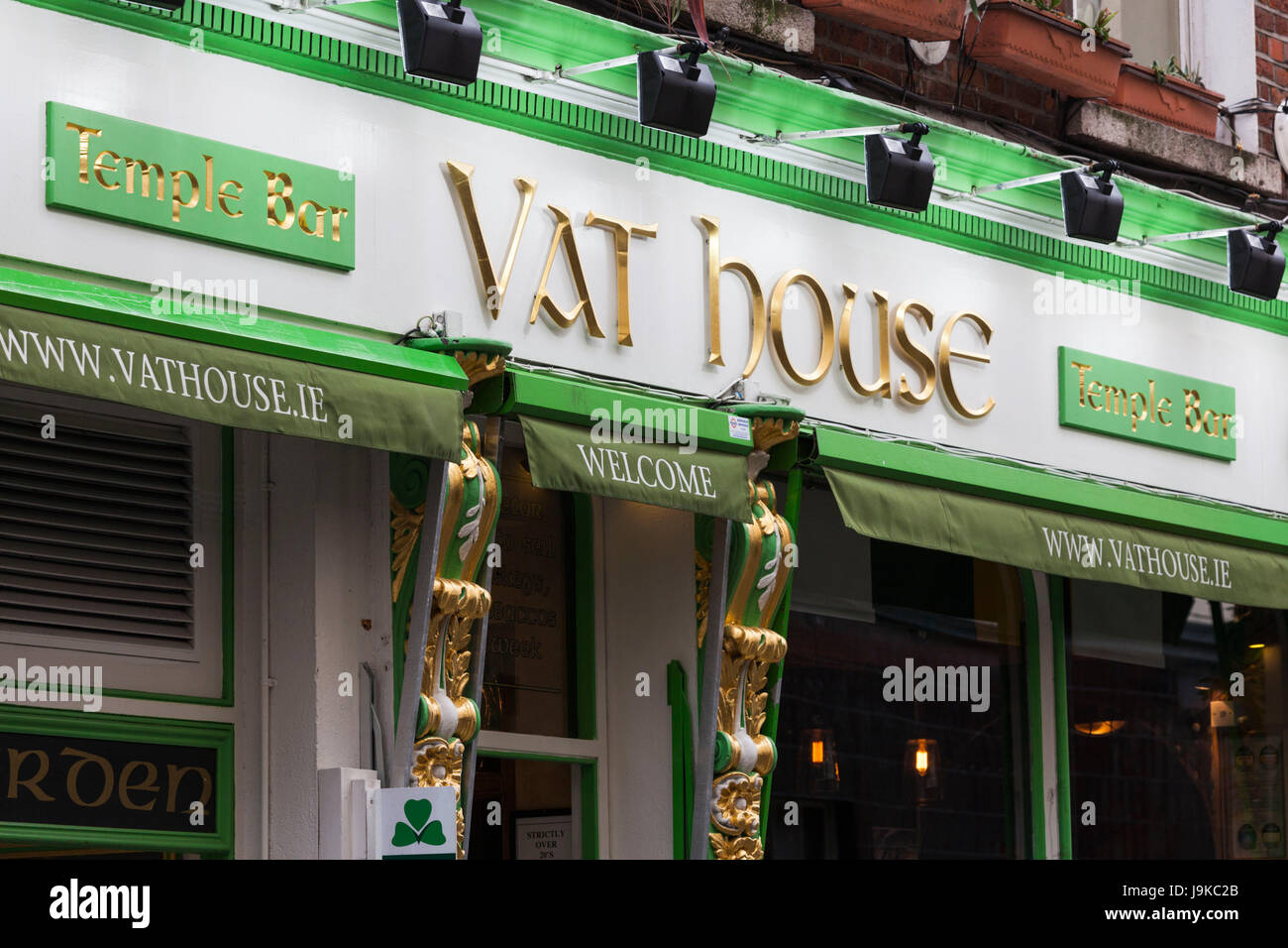 Ireland, Dublin, Temple Bar area, traditional pub exterior, Vat House