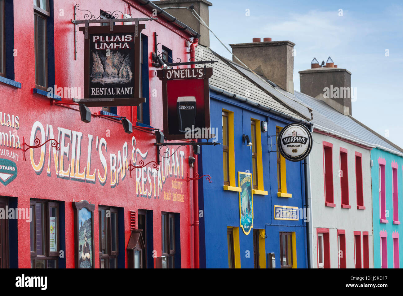Ireland, County Cork, Beara Peninsula, Ring of Beara, Allihies, O'Neill's Pub, exterior Stock Photo