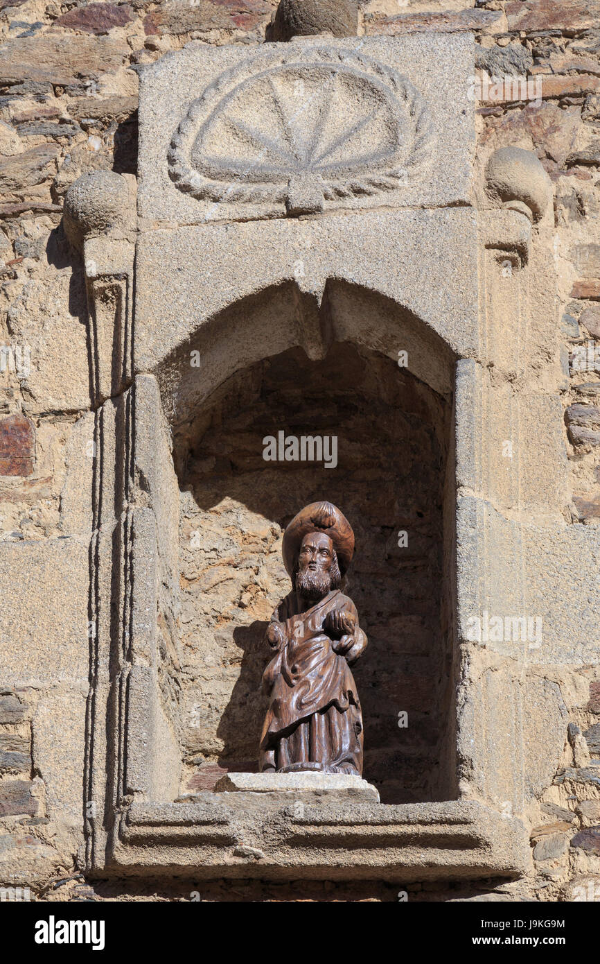 France, Correze, Uzerche, niche with Saint James and statuette Stock Photo