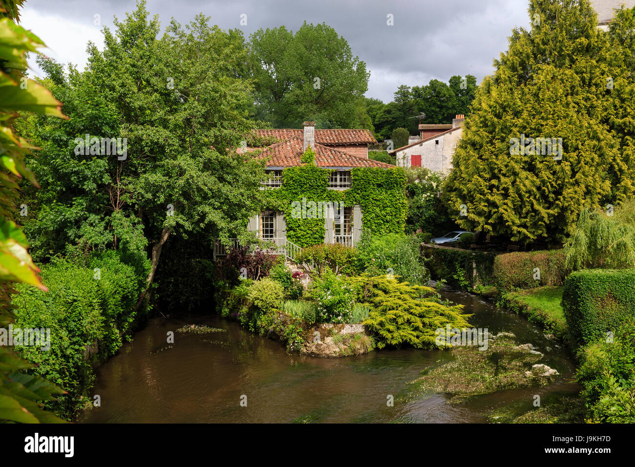 France, Dordogne, Bourdeilles, the Bourdeille Mill and the Dronne river Stock Photo